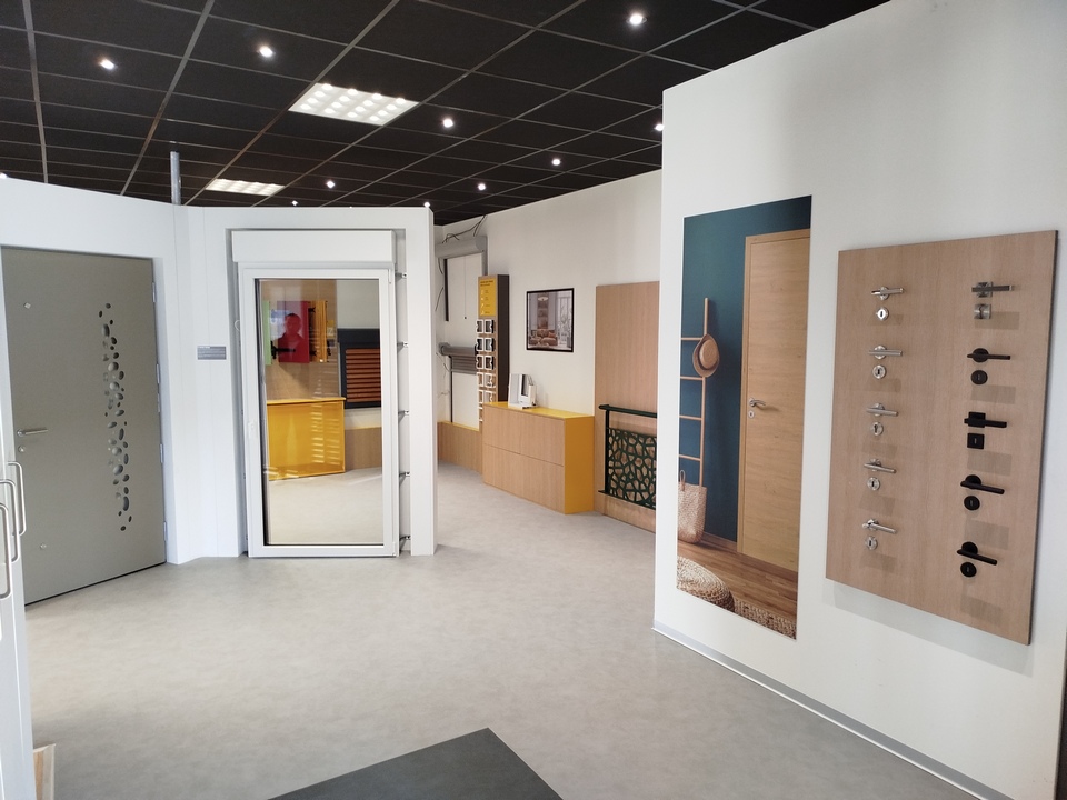 chavelot-epinal-menuiserie-fenetre-volet-store-porte-verriere-renovation-vosges-dressing-escalie