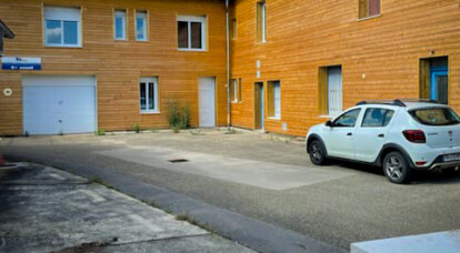 Zoom sur ces deux bâtiments dans lesquels l'isolation a été réalisée par l'extérieur !