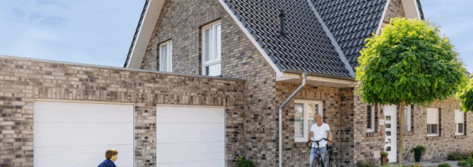 Comment bien choisir sa porte de garage avec Tubauto ?