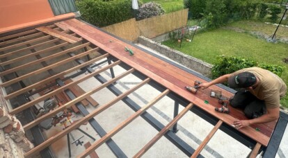 Un habillage sur-mesure en bois exotique pour un rendu splendide !